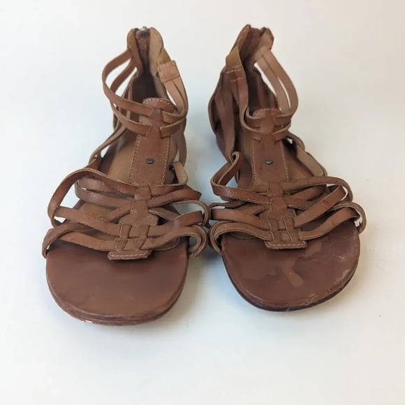 UGG Gladiator Sandals - 7 - Picture 4 of 12